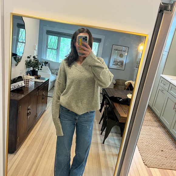 Kerisma Light Gray V-Neck Sweater - Picture 1 of 3